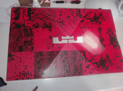 鞋身以银色作潮牌主调装扮呈现（詹姆斯战士11银子弹配色实物开箱 LeBron Soldier 11 Silver Bullet细节鉴赏）