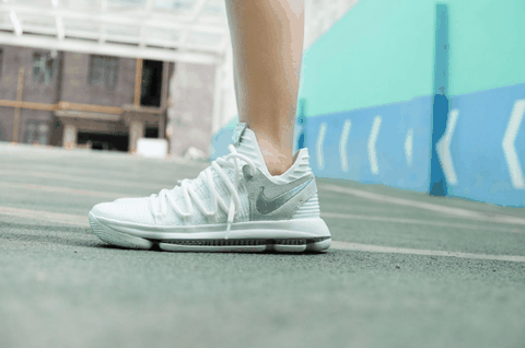再加上Flyknit鞋面潮牌品牌的那种完美包裹（KD10断管了意味着什么 KD10深度测评）