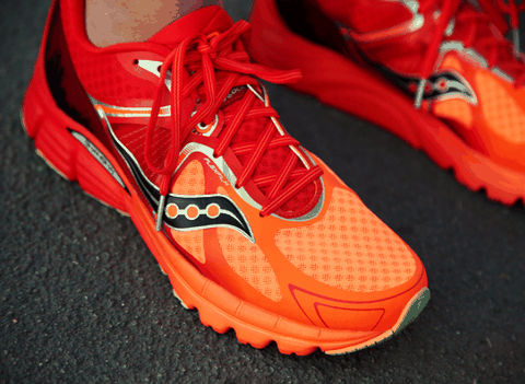 据说是上海马拉潮牌信息松而打造的跑鞋（索康尼Kinvara 6实战如何 Saucony Kinvara 6实战测评）