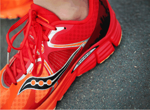 据说是上海马拉潮牌信息松而打造的跑鞋（索康尼Kinvara 6实战如何 Saucony Kinvara 6实战测评）