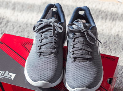 大底耐磨潮牌信息性能欠佳（斯凯奇Go Run 400跑鞋开箱图 Skechers Go Run 400跑鞋怎么样）