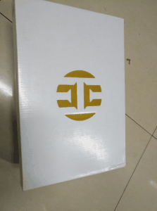 颜值真的超棒 后跟反潮牌资讯光的三条杠在夜晚耀眼（哈登1代黑白金配色开箱图 哈登1代黑白金配色细节评测）