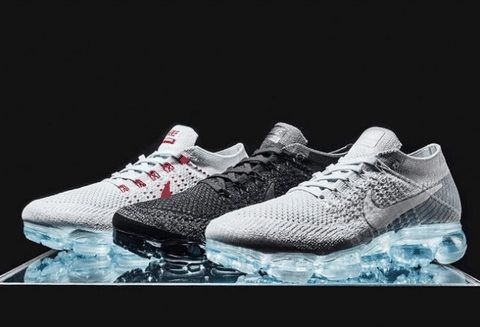 透明气垫呈潮牌商城现出红色（耐克Air VaporMax全新醒目橘色好看吗 Nike Air VaporMax醒目橘色在哪购买）