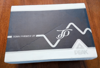个人觉得这是TP9系列潮牌商城中外观最“舒爽”的一代（Peak TP9黑白款开箱图 帕克4代黑白实物细节欣赏）