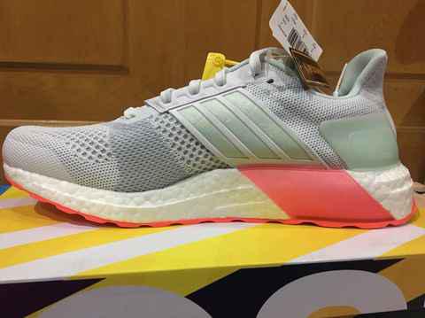 Adidas UB ST开箱测评 阿迪达斯UB ST脚感怎么样