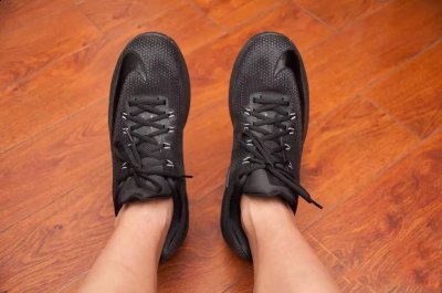 在运动员和收潮牌藏家中迅速走红（infuriate low实战测评 NIKE air max infuriate low测评）