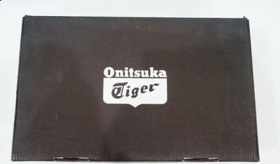 在光滑的室内潮牌地面走的时候（鬼冢虎SERRANO运动休闲鞋开箱图 Onitsuka Tiger SERRANO运动鞋怎么样）