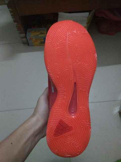阿迪达斯Crazy Fire大红深度赏析 adidas Crazy Fire怎么样