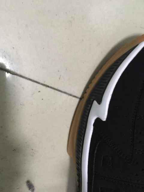 空袭4黑生胶开箱测评 李宁空袭4脚感点评