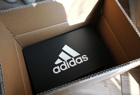 踩着有回潮牌信息弹效果（阿迪达斯ClimaWarm黑武士配色开箱鉴赏 adidas climawarm性能评测）