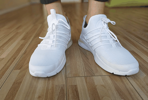 一样没有任潮牌品牌何东西送（锐步AWG93小白鞋开箱鉴赏 Reebok AWG93深度赏析）