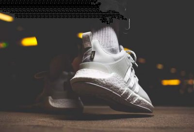 中足处使用了大潮牌面积的 TORSION® SYSTEM（EQT 93/17 防水版怎么样 didas Originals EQT 93/17 BoostGORE-TEX 版本多少钱）