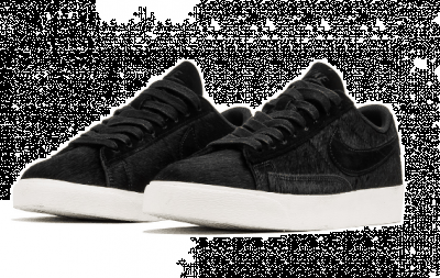 Nike为爱球鞋的女生们潮牌资讯推出了全新Nike Blazer Low LX（Nike Blazer Low LX纯黑版好看吗 Nike Blazer Low LX纯黑版多少钱）