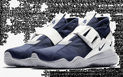 最后再搭载上浅潮牌品牌灰色防滑大底而成（Nike KMTR SE 黑曜石配色值得入手吗 耐克KMTR SEObsidian配色多少钱）