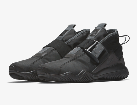 最后再搭载上浅潮牌品牌灰色防滑大底而成（Nike KMTR SE 黑曜石配色值得入手吗 耐克KMTR SEObsidian配色多少钱）