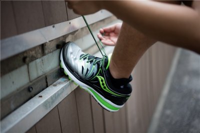 但依旧弹潮牌汇潮牌网性十足（Saucony Hurricane ISO 2实战测评 Saucony Hurricane ISO 2怎么样）