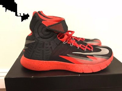 鞋帮的包裹虽然不潮牌是特别的紧但是很舒适（Nike Hyperrev篮球鞋开箱图 耐克Hyperrev实物开箱欣赏）
