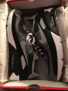  Air max 90的历史 潮牌汇潮牌网店Nike Air Max 90于1990年推出（耐克Air max 90开箱图 Air max 90 Flyknit实物开箱欣赏）