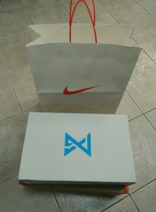 价格会慢慢潮牌汇潮牌网店降下来的（Nike PG1蓝白款开箱图 耐克PG1 EP实物细节欣赏）