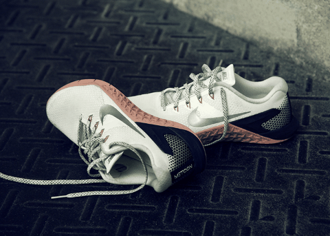  从1987年首款多潮牌信息功能交叉训练鞋（耐克Metcon 4怎么样 Nike Metcon 4多少钱）