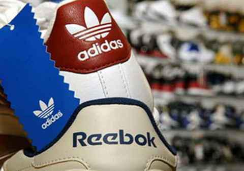 此番分别携手潮流品潮牌信息牌 Bounty Hunter 和 Reebok（锐步鲨鱼鞋值得入手吗 atmos x Bounty Hunter x Reebok 联名鞋多少钱）