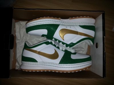 想了半天便从覆潮牌品牌盖鞋头的绑带动刀（LBJ11 low拆解测评 LBJ11 low拆解配置一览）