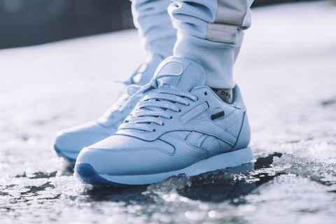 锐步为为 Classic Leath潮牌信息er 打造了全新的 GORE-TEX 版本（锐步Classic Leather 系列 GORE-TEX 版本值得入手吗 Reebok 联名 Classic Leather 系列多少钱）