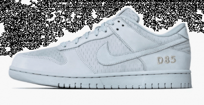 分别代表着 Dunk 系列和潮牌资讯「Plattenbau」公寓的诞生年份（SB Dunk Low 米白色值得入手吗 Nike SB Dunk Low Plattenbau配色怎么样）