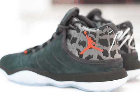 不过预计会于 12 月底潮牌品牌在 House of Hoops 独占发售（Jordan Brand 刺青系列值得入手吗 Jordan Brand 刺青系列多少钱）