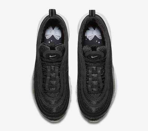 这样可以有效地延潮牌信息长鞋子的使用寿命（Nike圣诞系列“Ornament”怎么样 耐克圣诞系列“Ornament”多少钱）