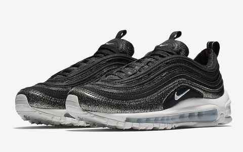这样可以有效地延潮牌信息长鞋子的使用寿命（Nike圣诞系列“Ornament”怎么样 耐克圣诞系列“Ornament”多少钱）
