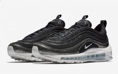 这样可以有效地延潮牌信息长鞋子的使用寿命（Nike圣诞系列“Ornament”怎么样 耐克圣诞系列“Ornament”多少钱）