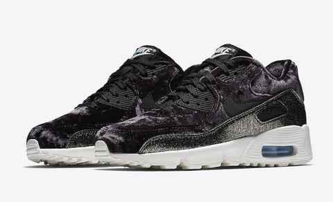 这样可以有效地延潮牌信息长鞋子的使用寿命（Nike圣诞系列“Ornament”怎么样 耐克圣诞系列“Ornament”多少钱）