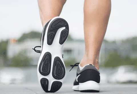 NIKE REVOLUTION 4跑鞋开箱图 耐克REVOLUTION 4实物开箱欣赏