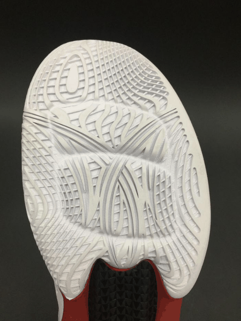 着力点纹路潮牌资讯都比较粗（安东尼11代开箱鉴赏 Jordan Melo M11 X开箱图）