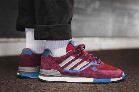 象征着三条纹潮牌延伸至全世界（阿迪 Quesence 紫红色好看吗 adidas Quesence全新配色“Maroon”多少钱）