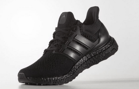 随后在 12 月潮牌信息 1 日正式发售（阿迪达斯Ultra Boost三重黑配色怎么样 adidas Ultra Boost “Triple Black”多少钱）