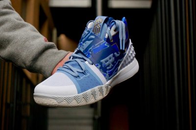 我们将这双Kyrie S1 Hybri潮牌资讯d推荐给一些直线突破较多的球手（Nike S1 Kyrie Hybrid值得买吗 欧文巅峰合体球鞋深度测评）