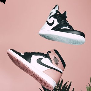  AJ1Art Basel发售信息 据悉现在只有 Social Status 站潮牌汇潮牌网店出来说即将在美东时间 12 月 8 日晚上 7 点到 12 点在店铺内发售（AJ1