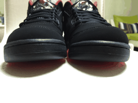 此款 Air Jordan 5 Low “Altern潮牌资讯ate ’90” 将 MJ 曾经的专属配色再现（AJ5低帮黑红配色上脚美图 AJ5低帮黑红配色开箱鉴赏）