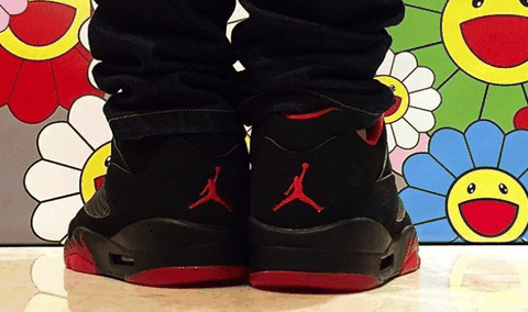 此款 Air Jordan 5 Low “Altern潮牌资讯ate ’90” 将 MJ 曾经的专属配色再现（AJ5低帮黑红配色上脚美图 AJ5低帮黑红配色开箱鉴赏）