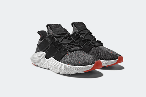 紧接着马上有潮牌汇潮牌网联乘配色释出（adidas Prophere联名迷彩版好看吗 UNDEFEATED x adidas Prophere联名版多少钱）