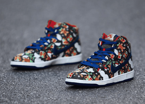 同时附赠潮牌资讯 4 色鞋带（Concepts联名耐克Dunk SB圣诞系列怎么样 Concepts x Nike SB Dunk “Ugly Christmas Sweater”多少钱）