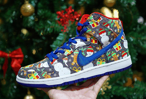 同时附赠潮牌资讯 4 色鞋带（Concepts联名耐克Dunk SB圣诞系列怎么样 Concepts x Nike SB Dunk “Ugly Christmas Sweater”多少钱）