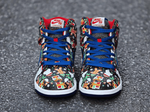 同时附赠潮牌资讯 4 色鞋带（Concepts联名耐克Dunk SB圣诞系列怎么样 Concepts x Nike SB Dunk “Ugly Christmas Sweater”多少钱）