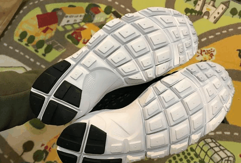 鞋跟与鞋头部潮牌资讯位采用橡胶材质（ 耐克 AIR FOOTSCAPE WOVEN 开箱图 Nike Air Footscape Woven实物开箱欣赏）