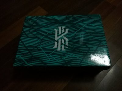 欧文123合体鞋开箱 潮牌Nike Kyrie s1 hybrid实物细节图（欧文123合体鞋开箱 Nike Kyrie s1 hybrid实物细节图）