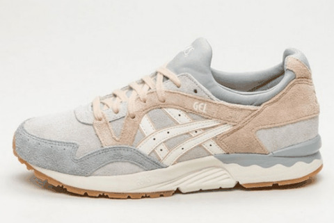 ASICS的品牌标志潮牌品牌则是使用了白色（亚瑟士Gel-Lyte V浅灰色怎么样 ASICS Gel-Lyte V跑鞋好看吗）