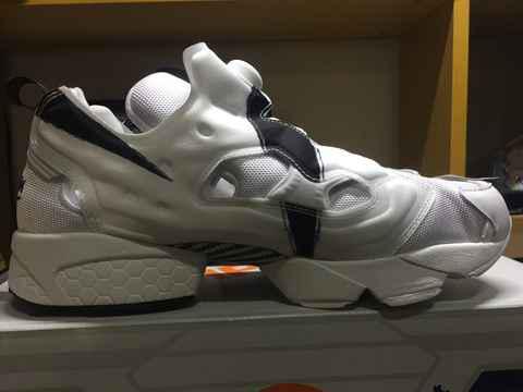 锐步充气鞋实物开箱 Reebok insta pump fury开箱图