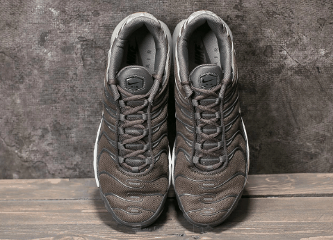 各种新色也潮牌资讯是层出不穷（耐克Air Max Plus棕色款开箱图 Nike Air Max Plus实物开箱欣赏）